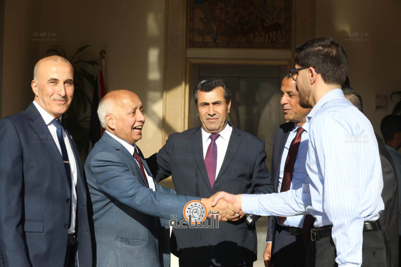 Madar Al-Saa Images 0.5498773388295236