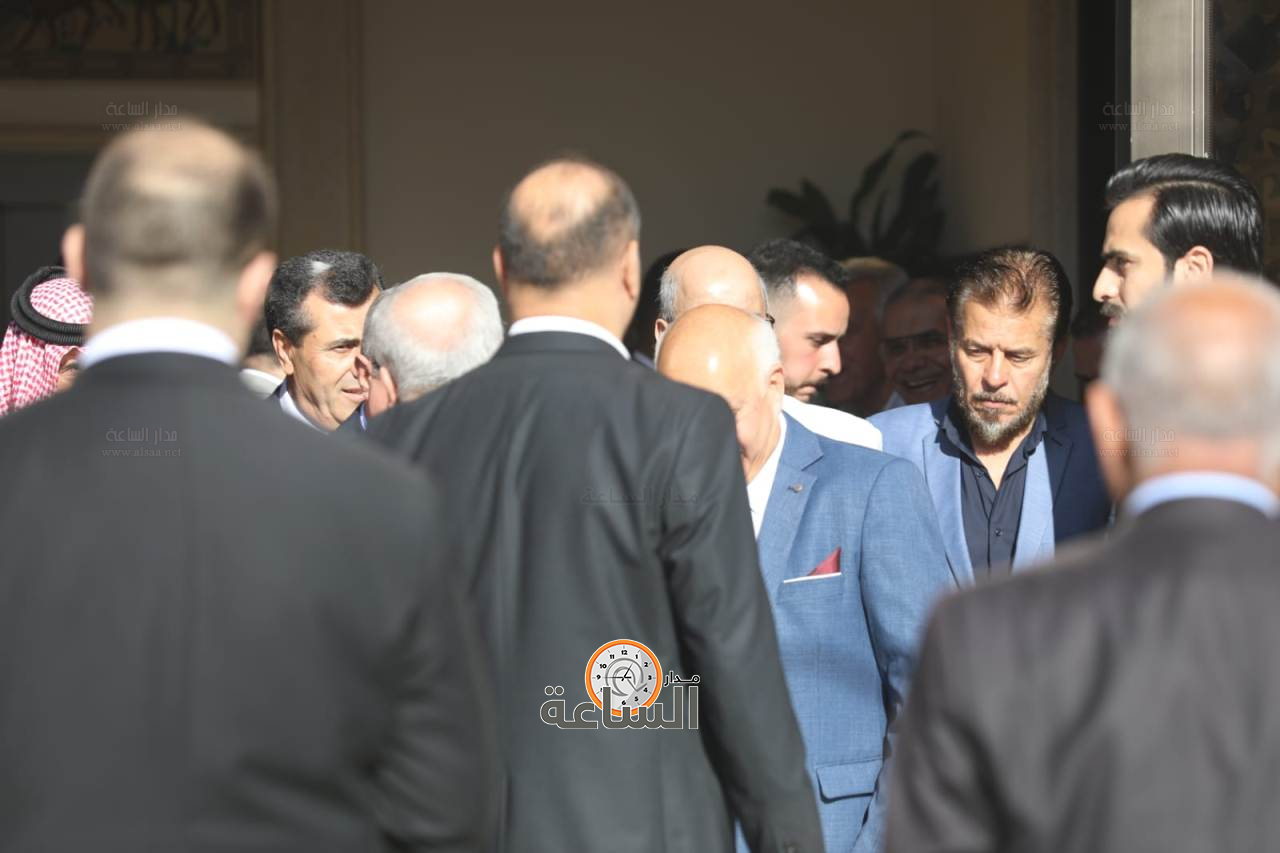 Madar Al-Saa Images 0.8393047930458727