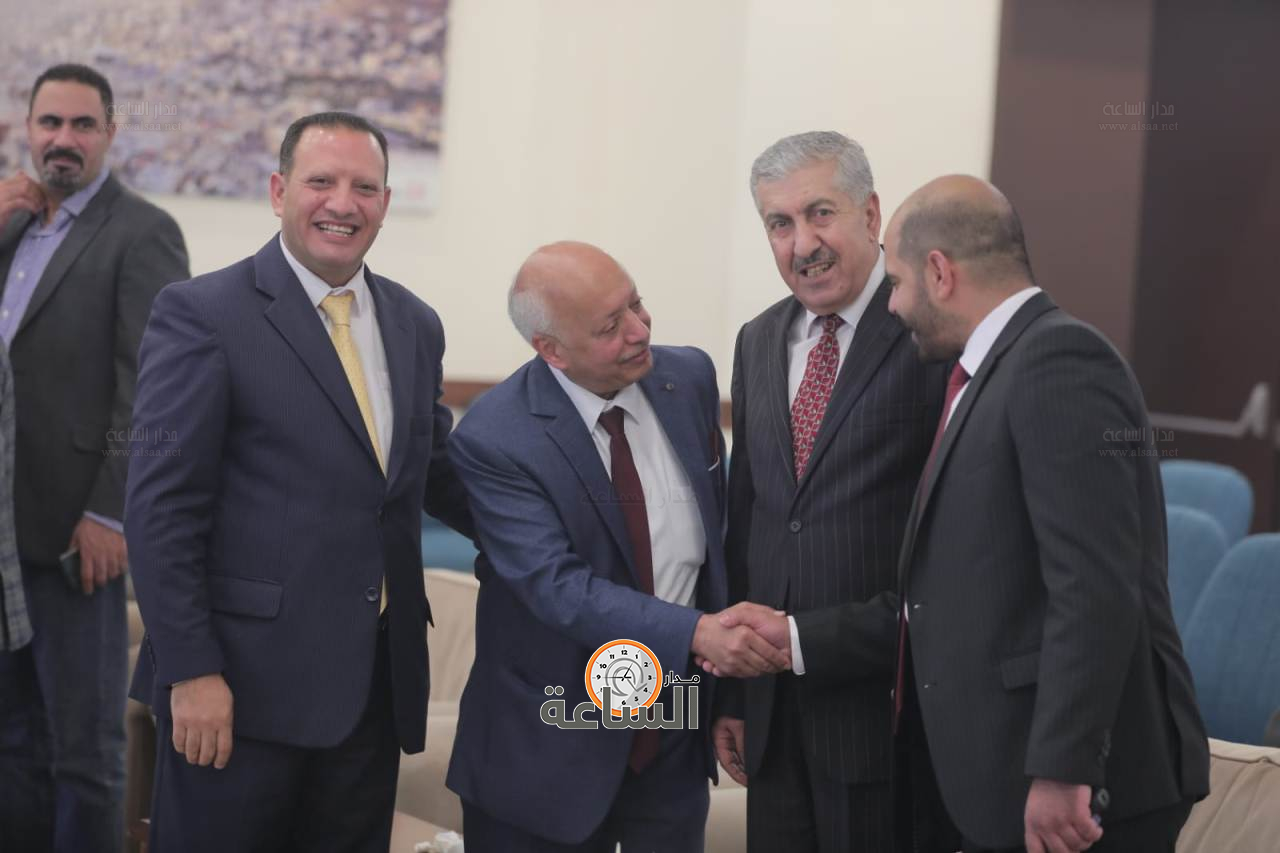 Madar Al-Saa Images 0.4158819400966871