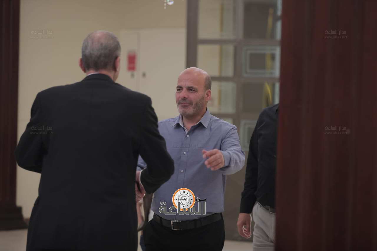 Madar Al-Saa Images 0.8087299904232617