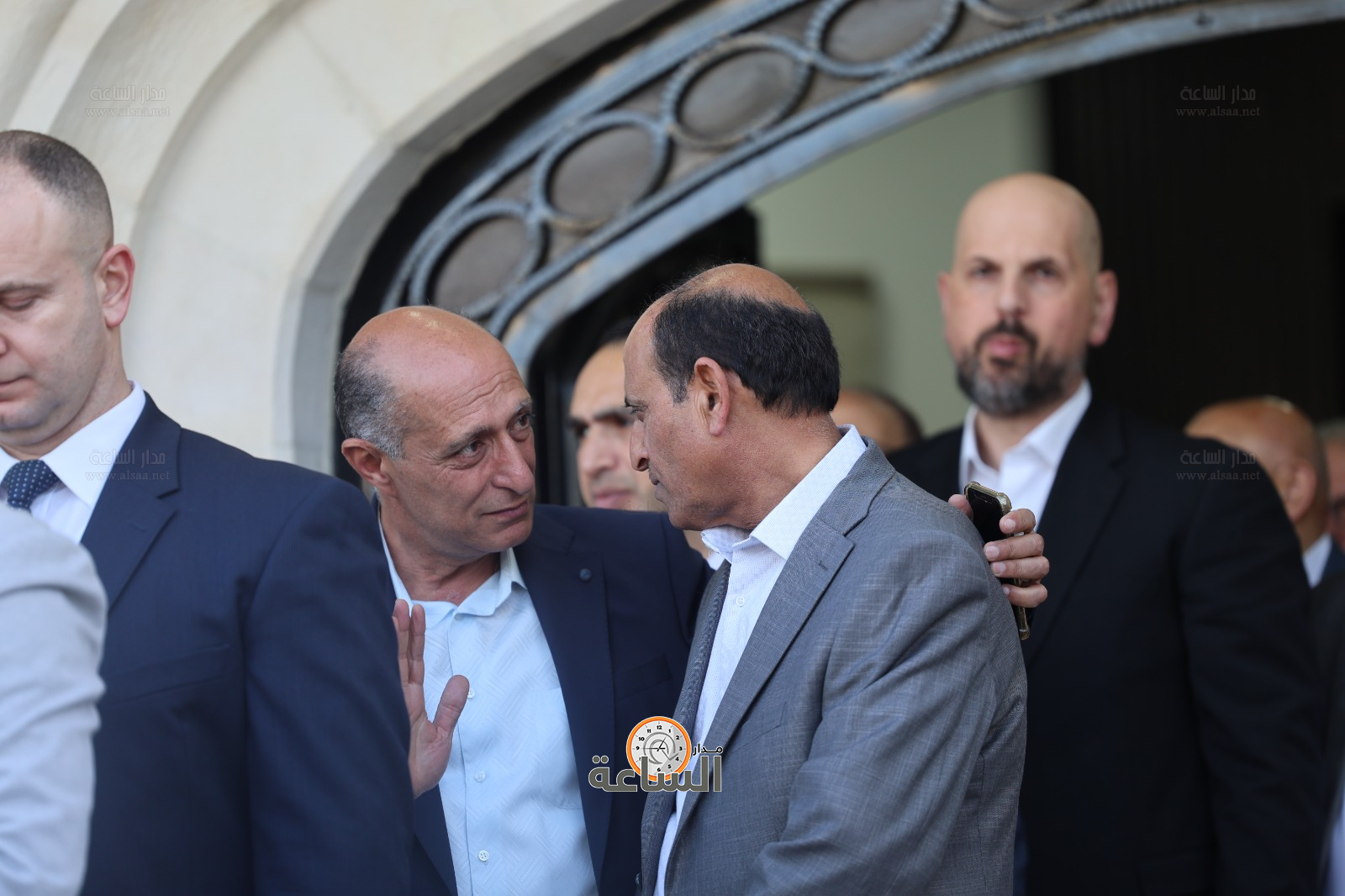 Madar Al-Saa Images 0.354072337760859