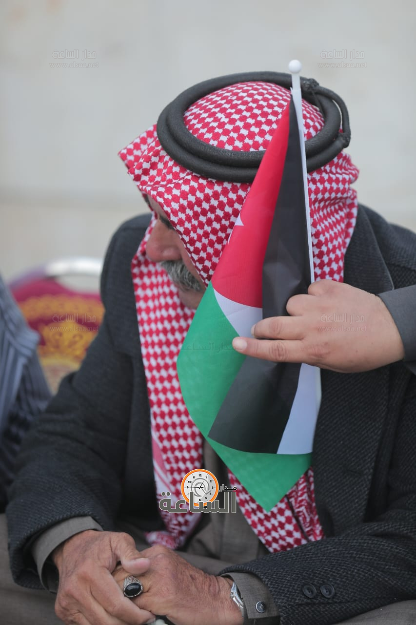 Madar Al-Saa Images 0.4989225433244435