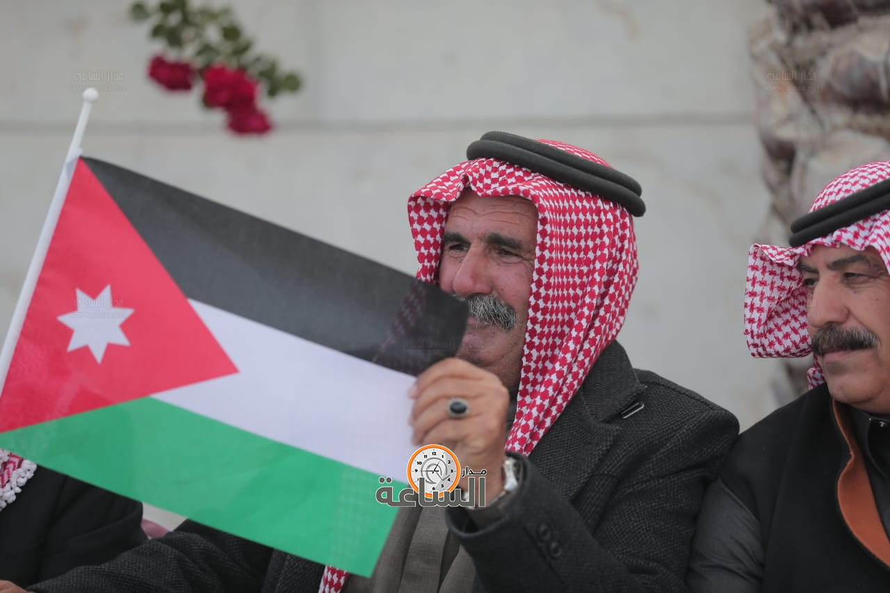 Madar Al-Saa Images 0.13017676450004612