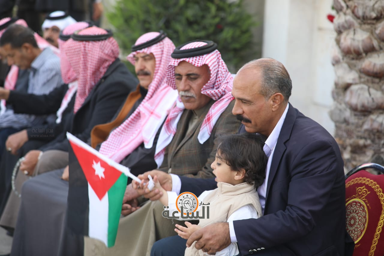 Madar Al-Saa Images 0.8000556225394522