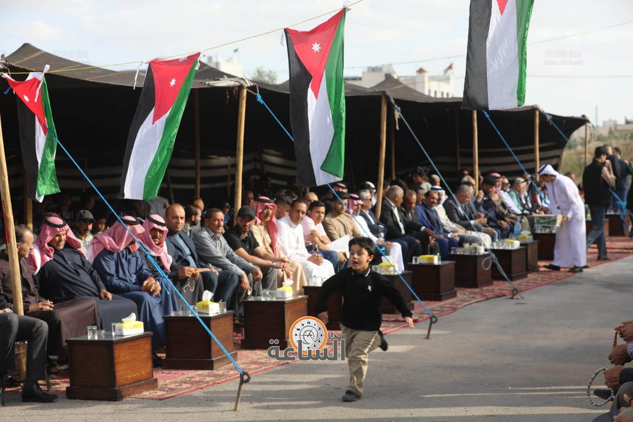 Madar Al-Saa Images 0.38835133598366145