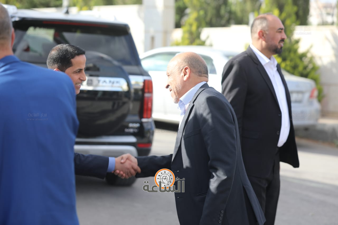 Madar Al-Saa Images 0.25850911462363746