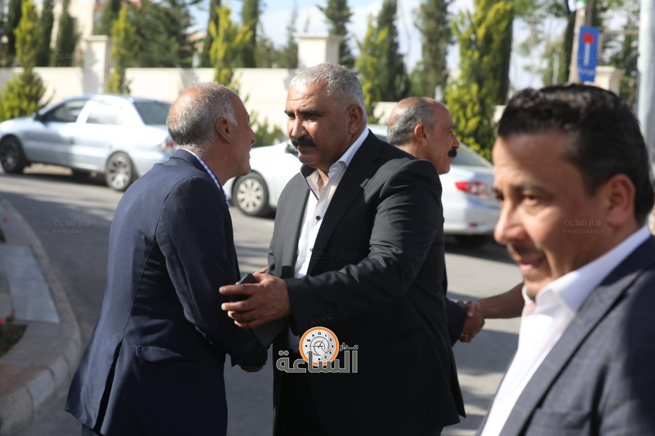 Madar Al-Saa Images 0.996565688651132