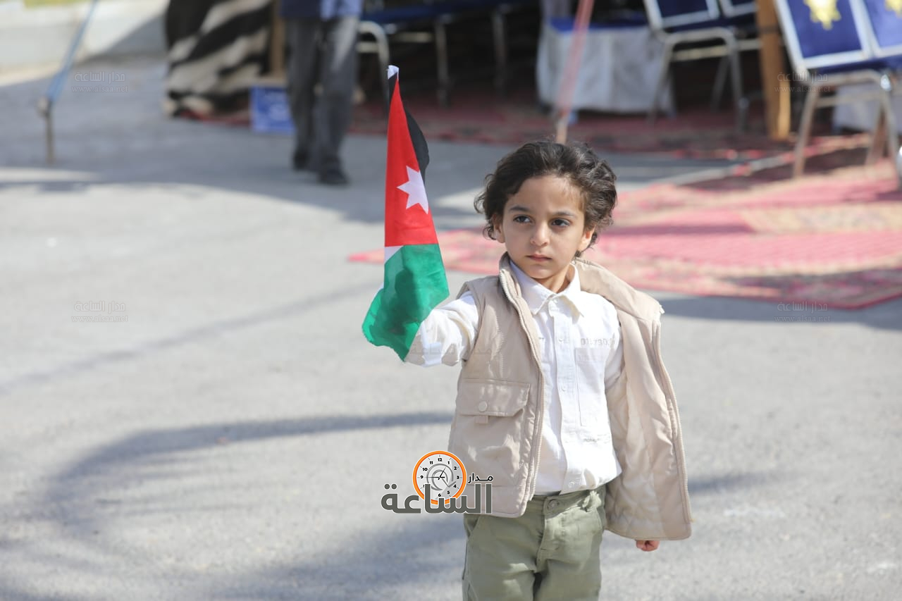 Madar Al-Saa Images 0.6494891818927129