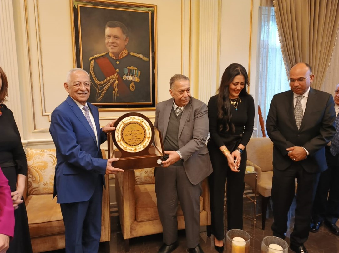 Madar Al-Saa Images 0.4737206942233808