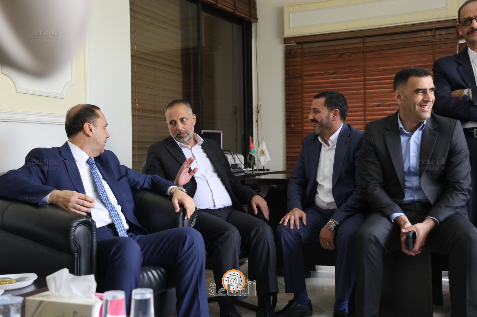 Madar Al-Saa Images 0.4123418862964021