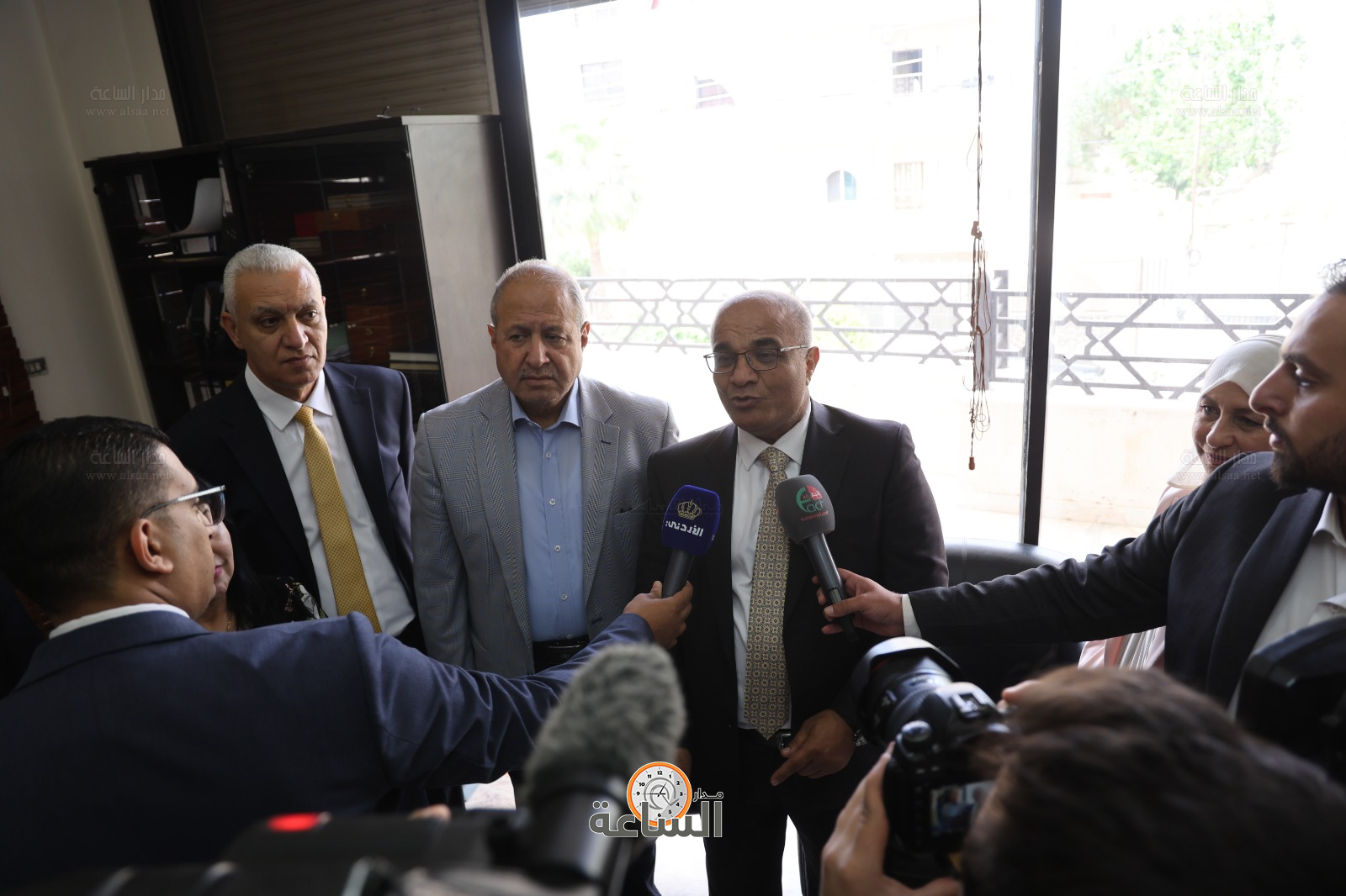 Madar Al-Saa Images 0.9912120206077627