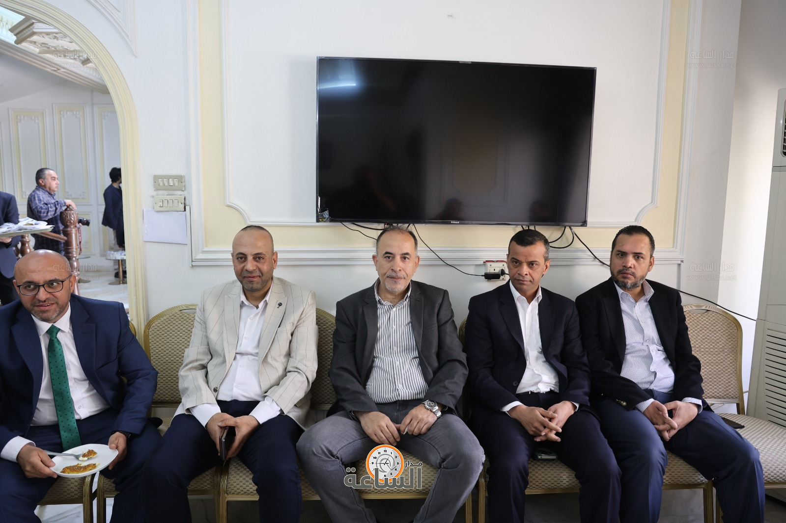 Madar Al-Saa Images 0.6414753838283164