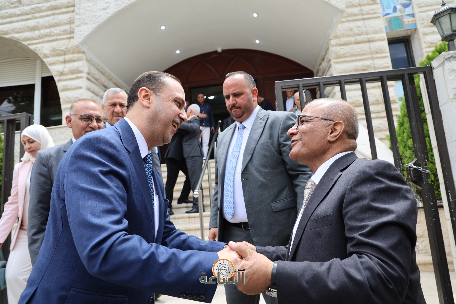 Madar Al-Saa Images 0.49970275227716043