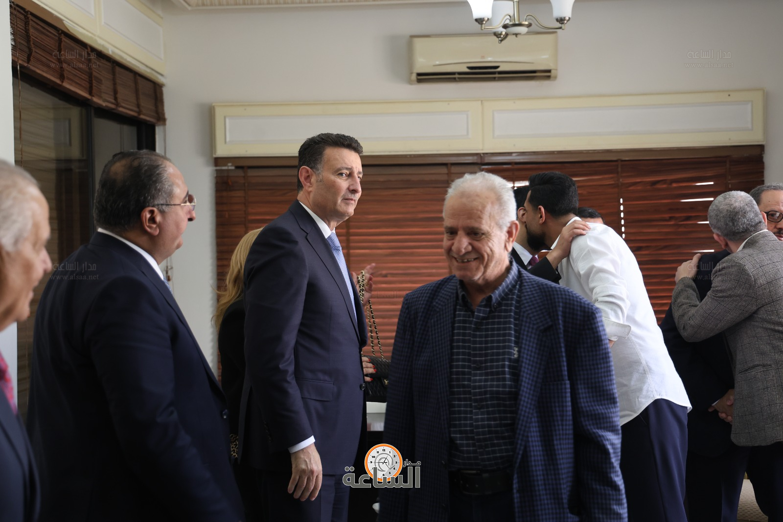 Madar Al-Saa Images 0.6993763914686625