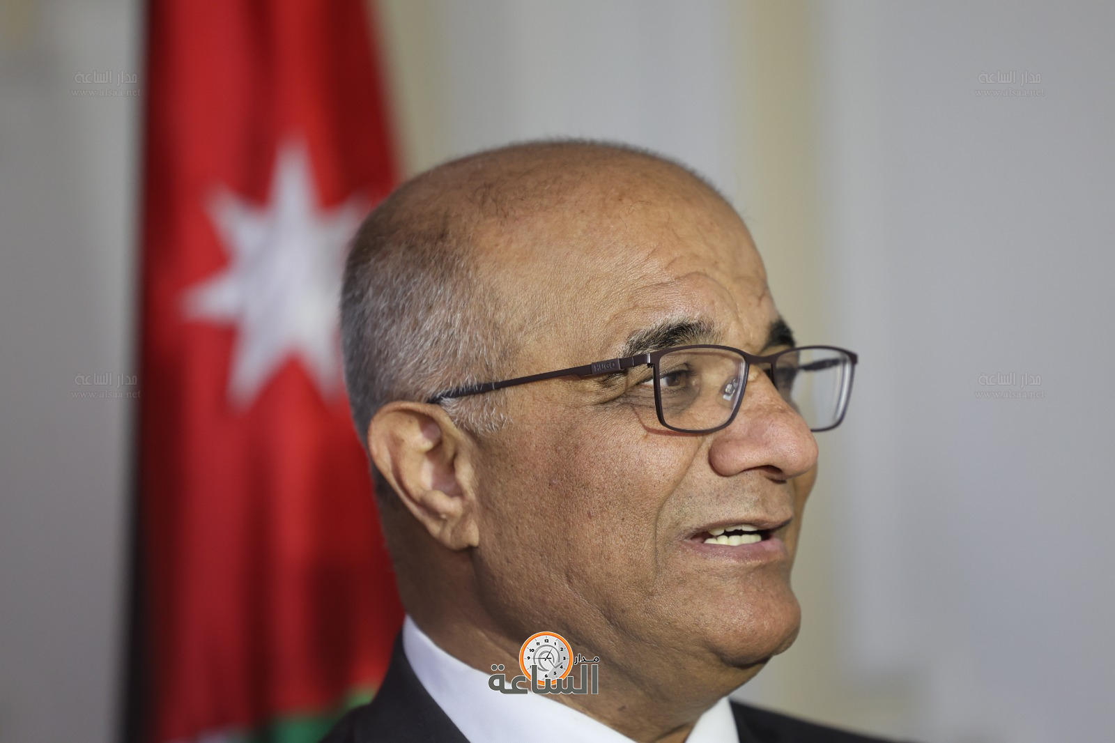 Madar Al-Saa Images 0.4386328291834357