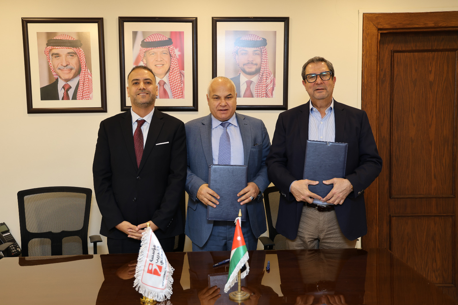 Madar Al-Saa Images 0.40910813881955077