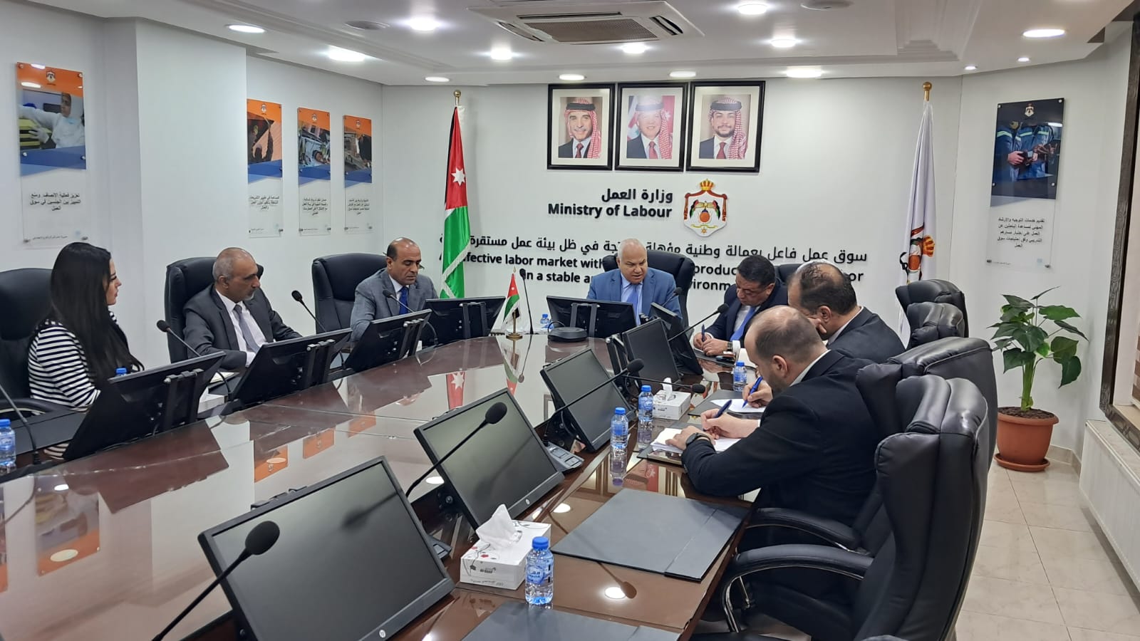 Madar Al-Saa Images 0.3722410633824227