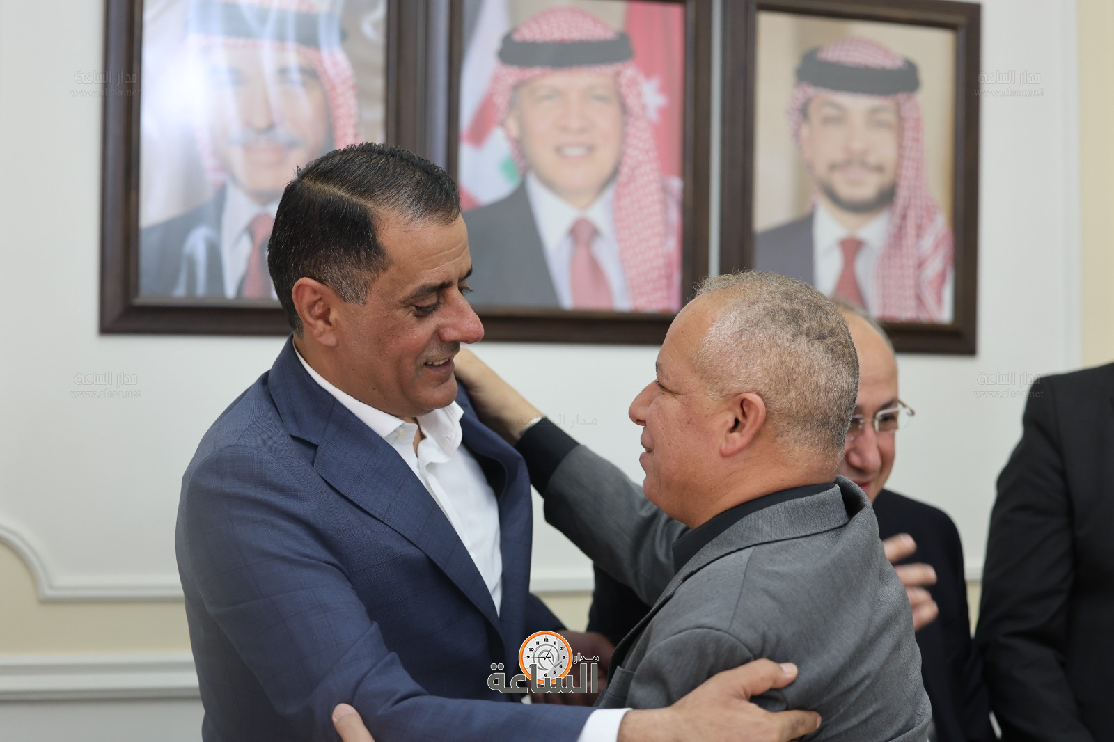 Madar Al-Saa Images 0.6321099573852733