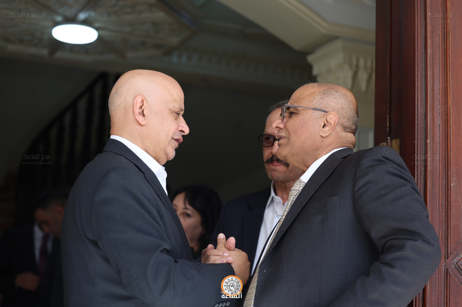 Madar Al-Saa Images 0.8975245438453471