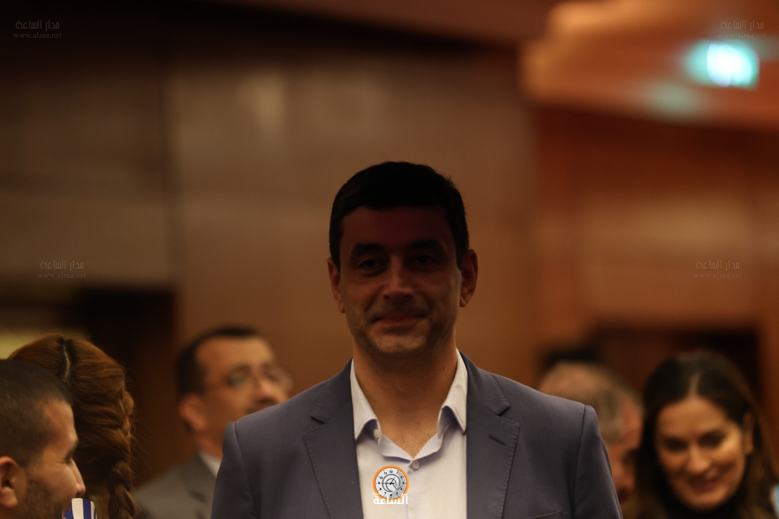 Madar Al-Saa Images 0.4816435691598312