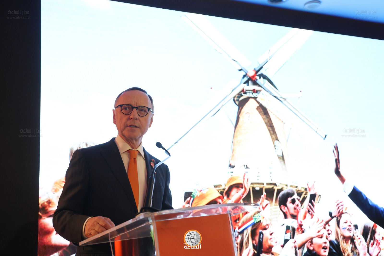 Madar Al-Saa Images 0.1961448501232168