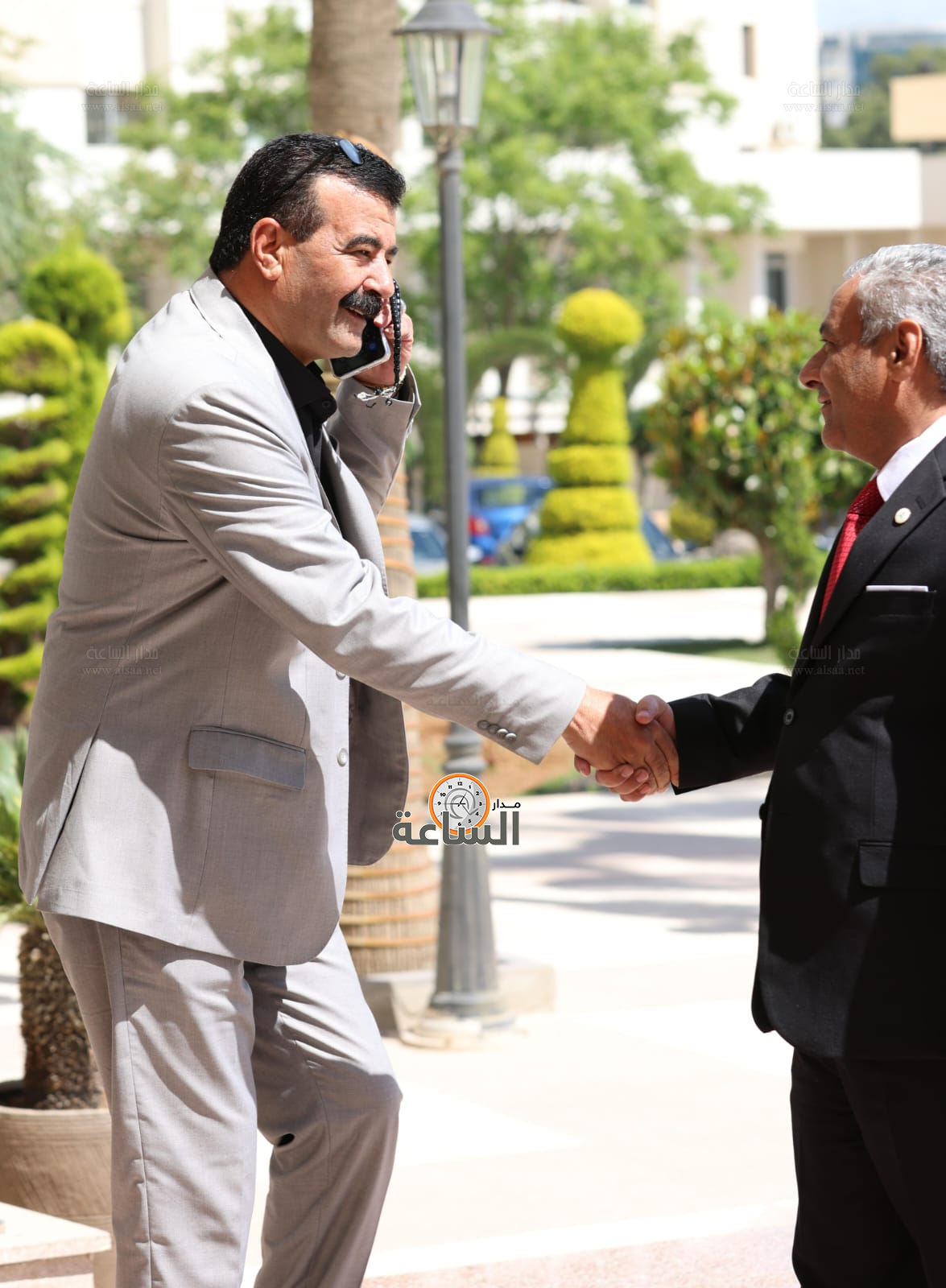 Madar Al-Saa Images 0.1637170718133757