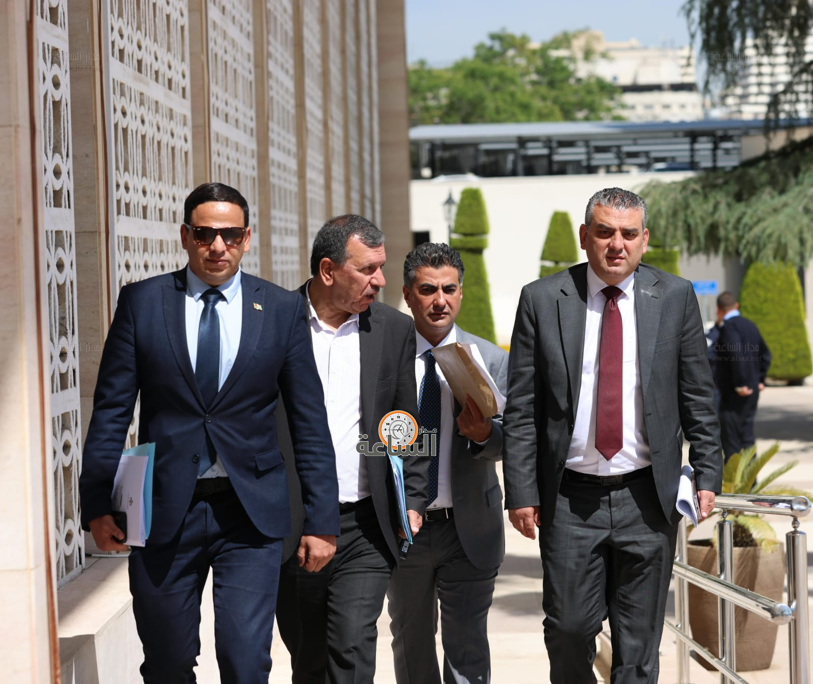 Madar Al-Saa Images 0.3840928296048455