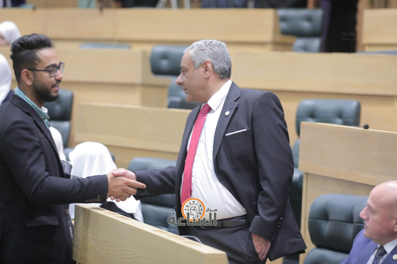 Madar Al-Saa Images 0.83073855479832