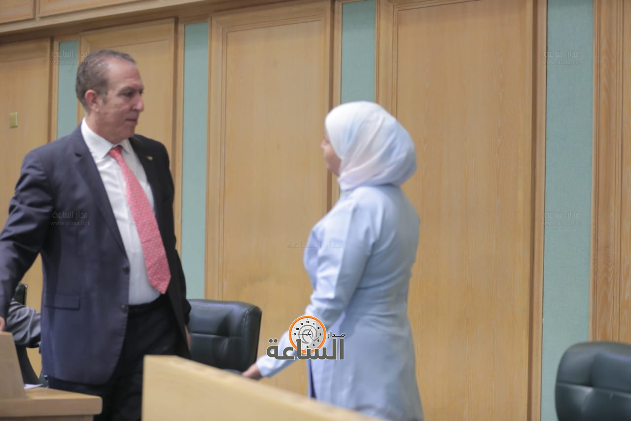 Madar Al-Saa Images 0.1650792835997893