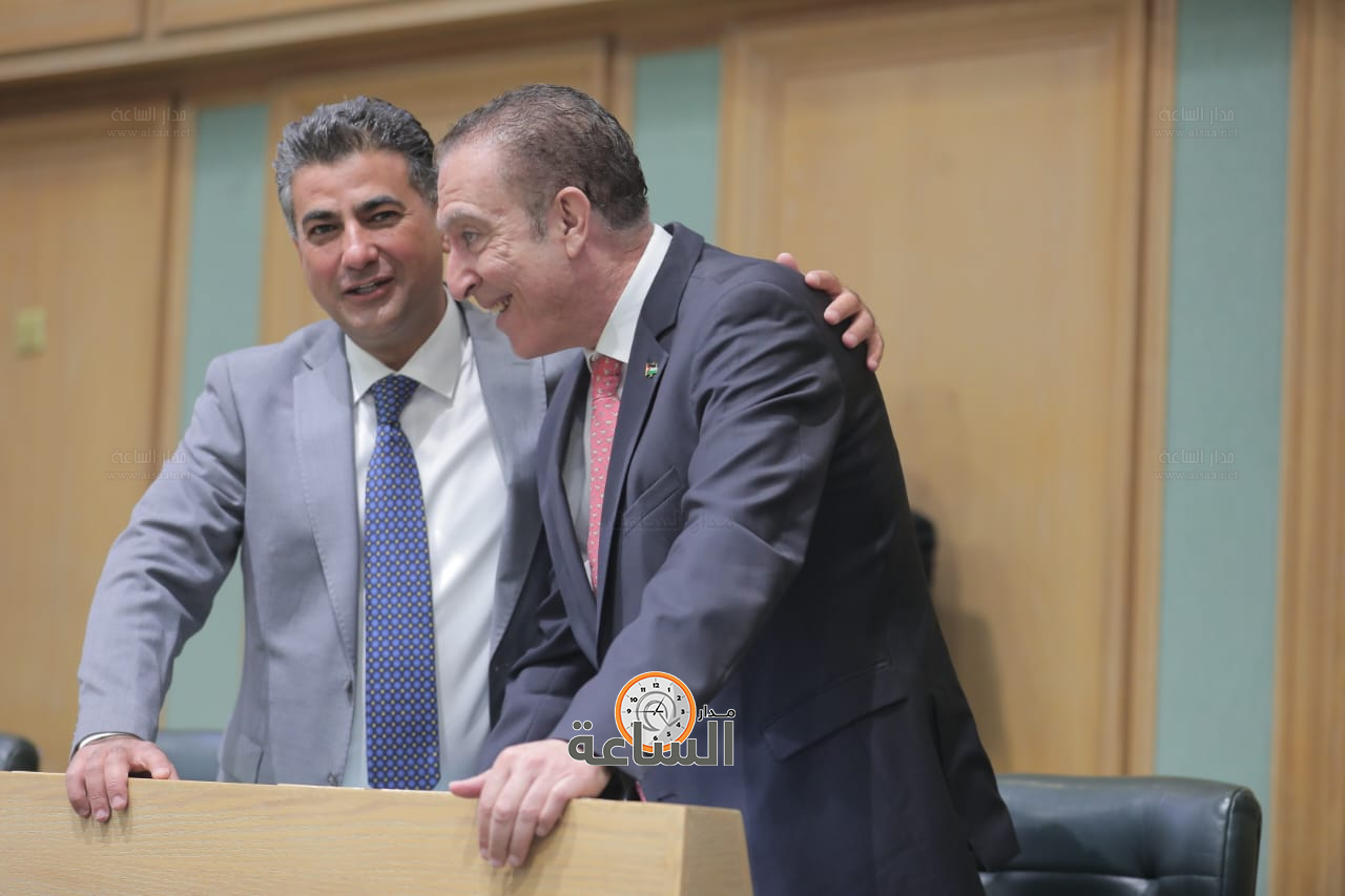 Madar Al-Saa Images 0.4370096231783992