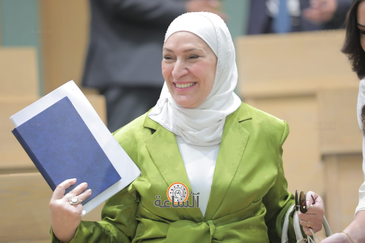 Madar Al-Saa Images 0.5512839480797069