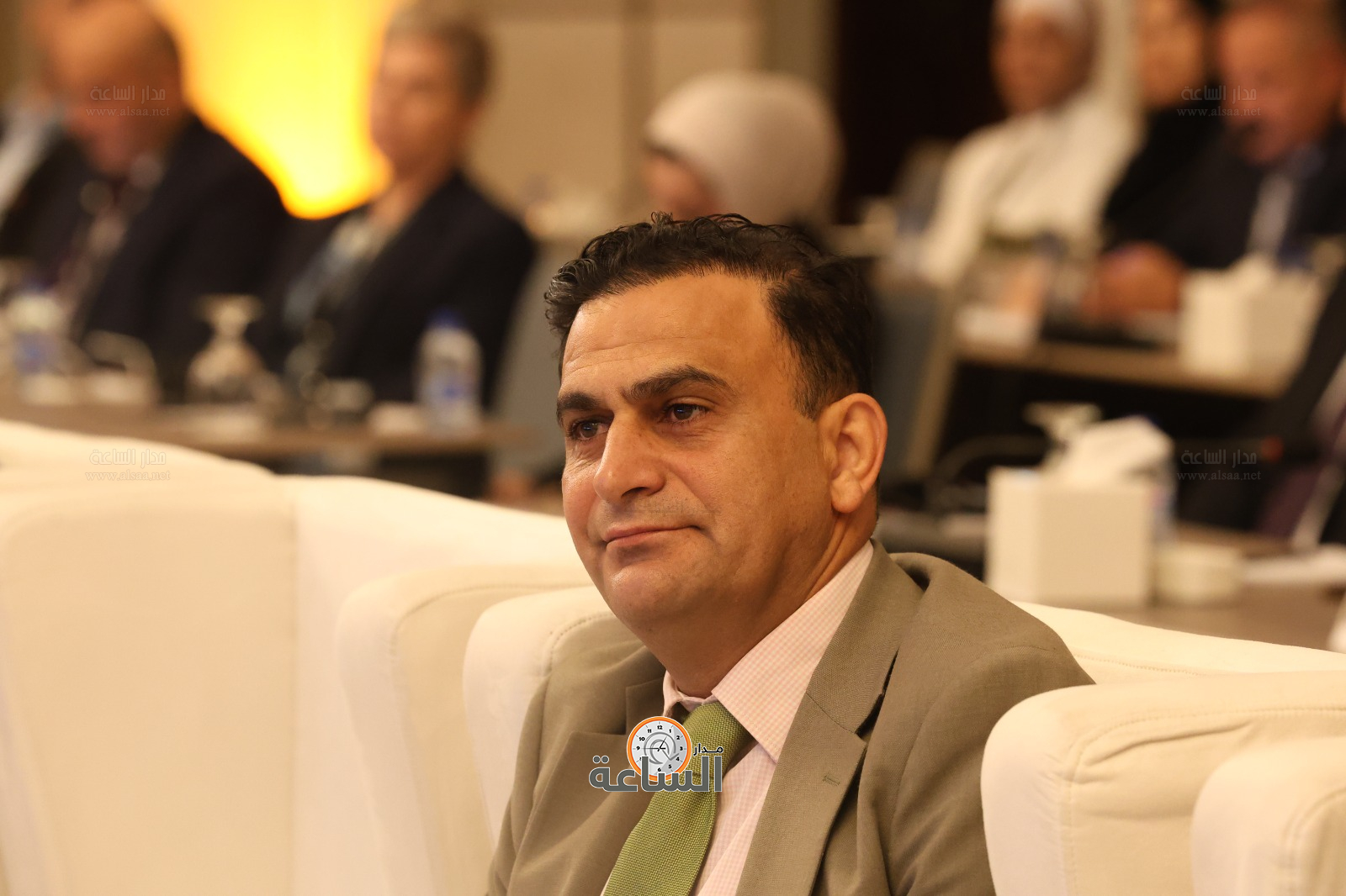 Madar Al-Saa Images 0.9564069195323401