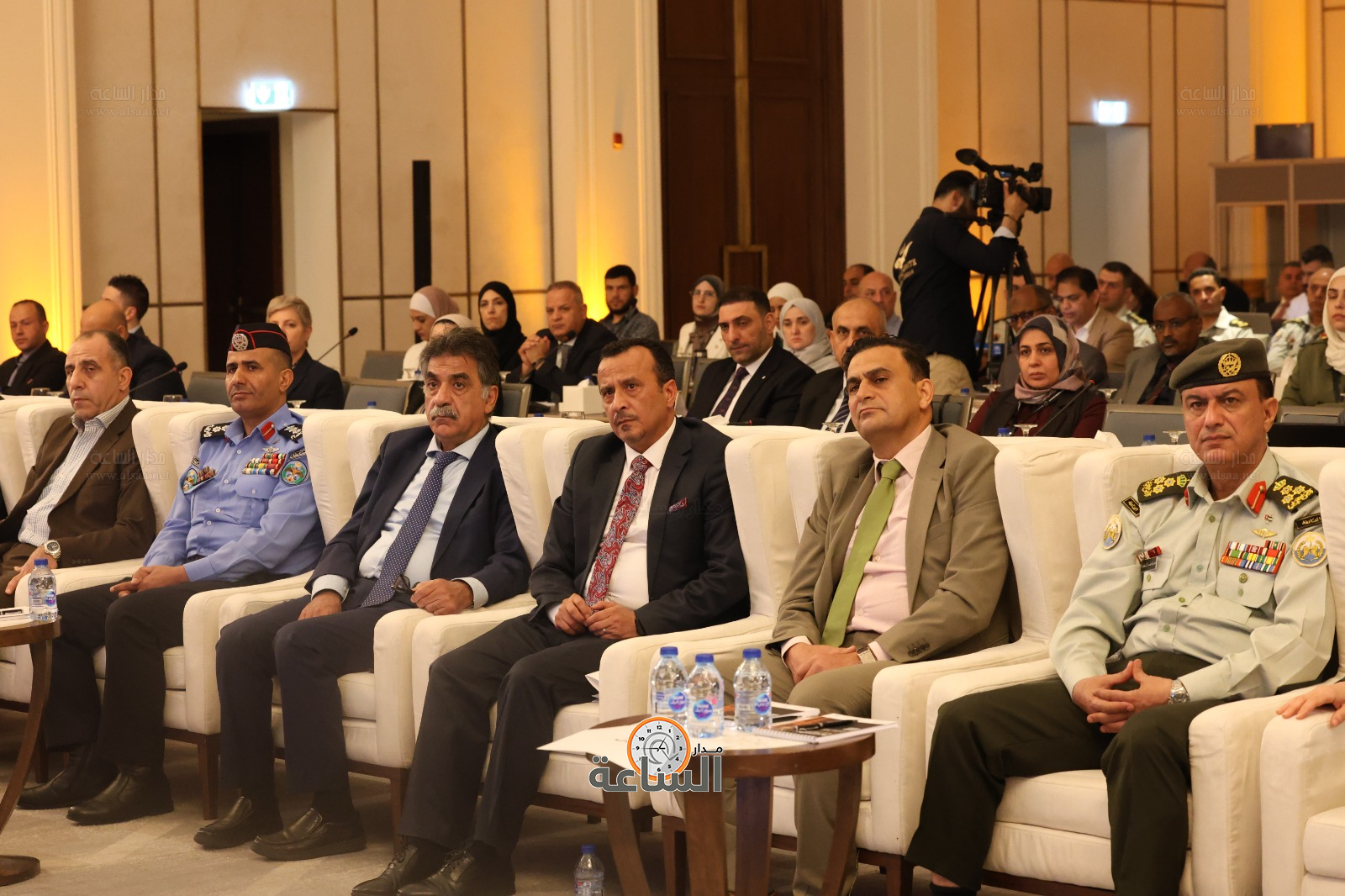 Madar Al-Saa Images 0.435601391143016