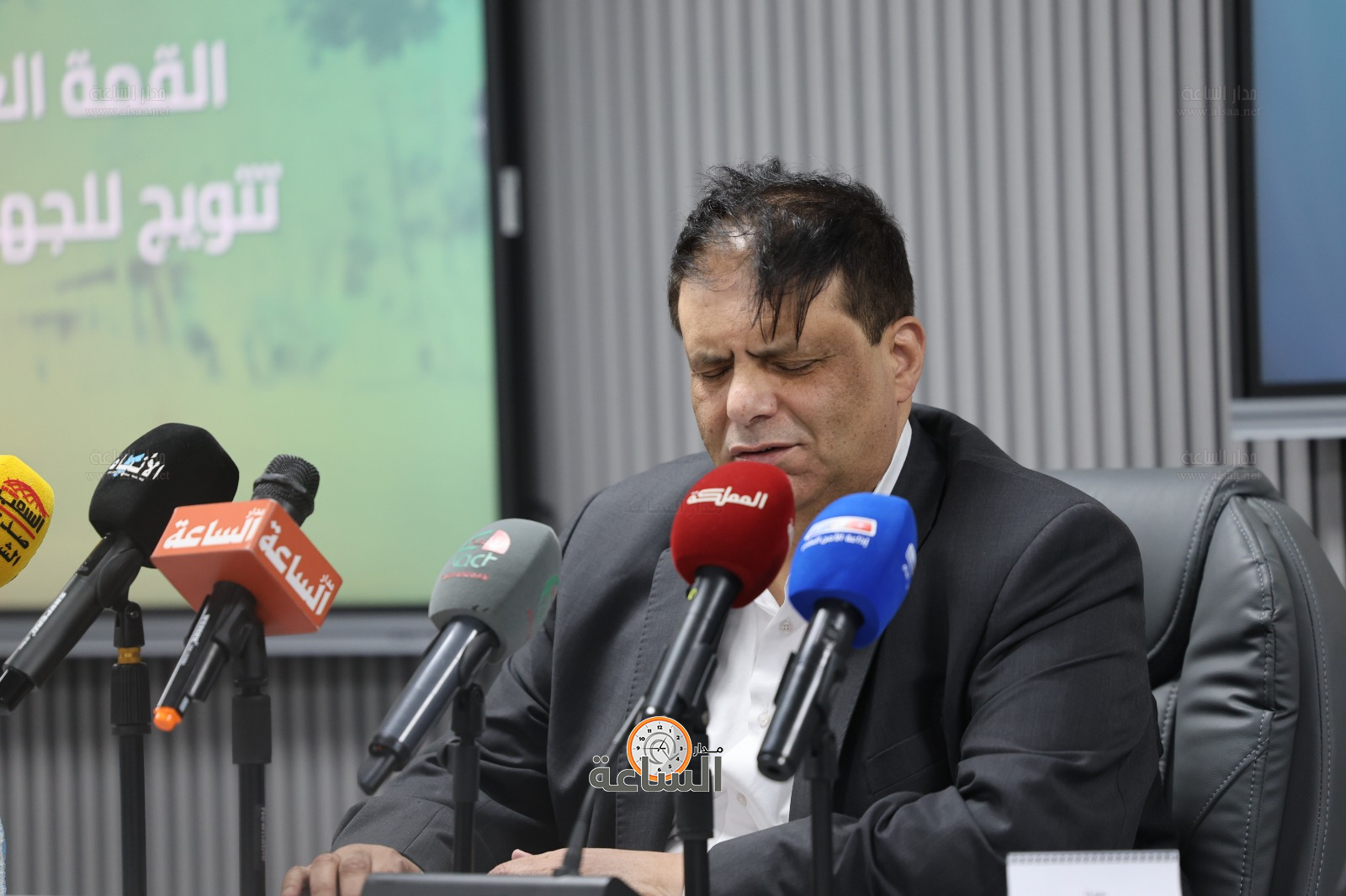 Madar Al-Saa Images 0.3282662641061642