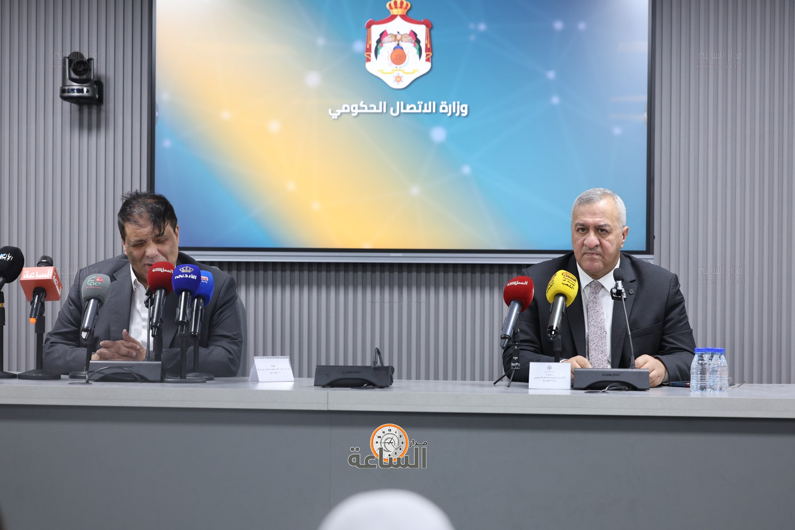 Madar Al-Saa Images 0.44372370755541624