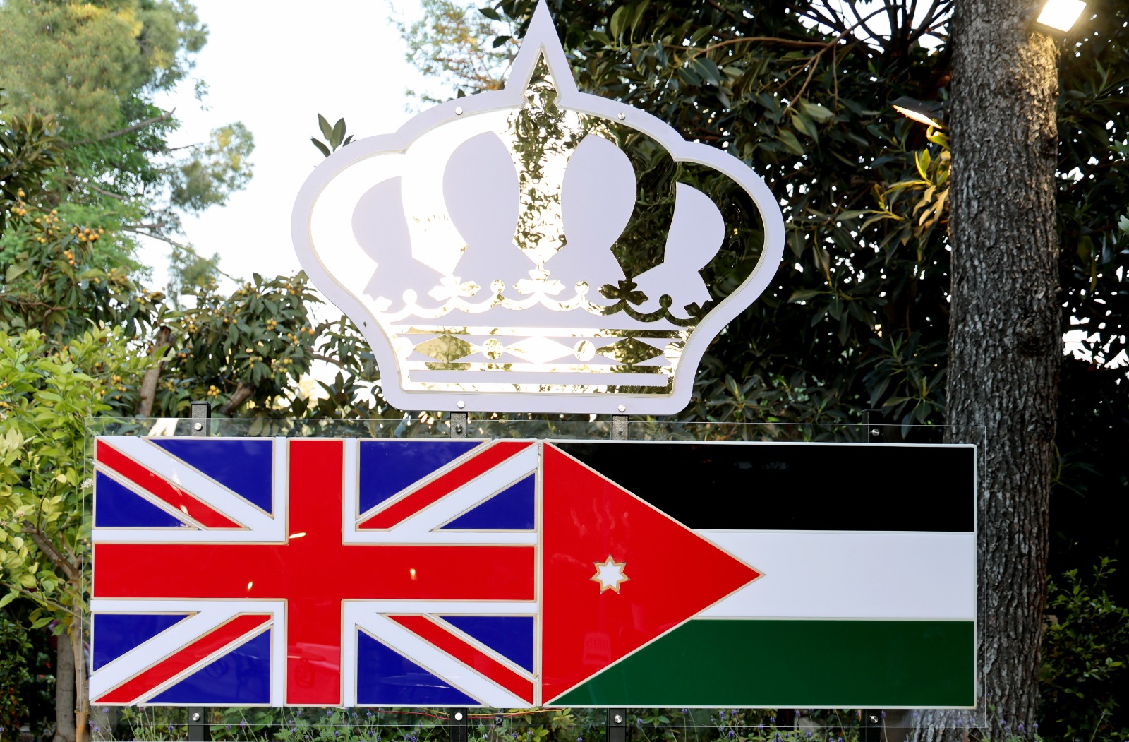 Madar Al-Saa Images 0.4976793423152386