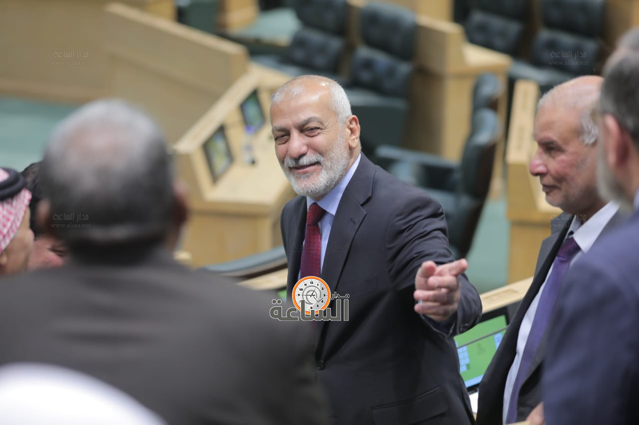 Madar Al-Saa Images 0.9054711718519778