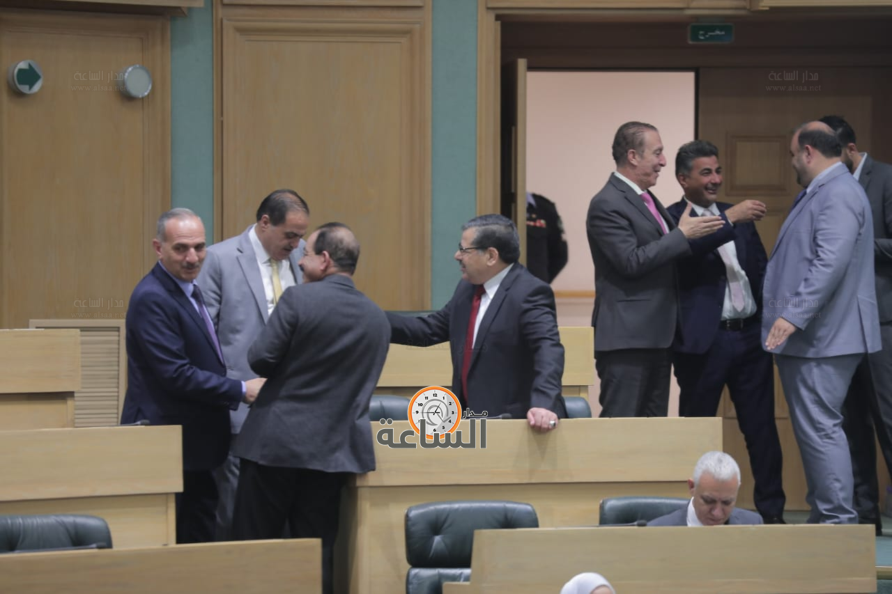 Madar Al-Saa Images 0.5037936609976489