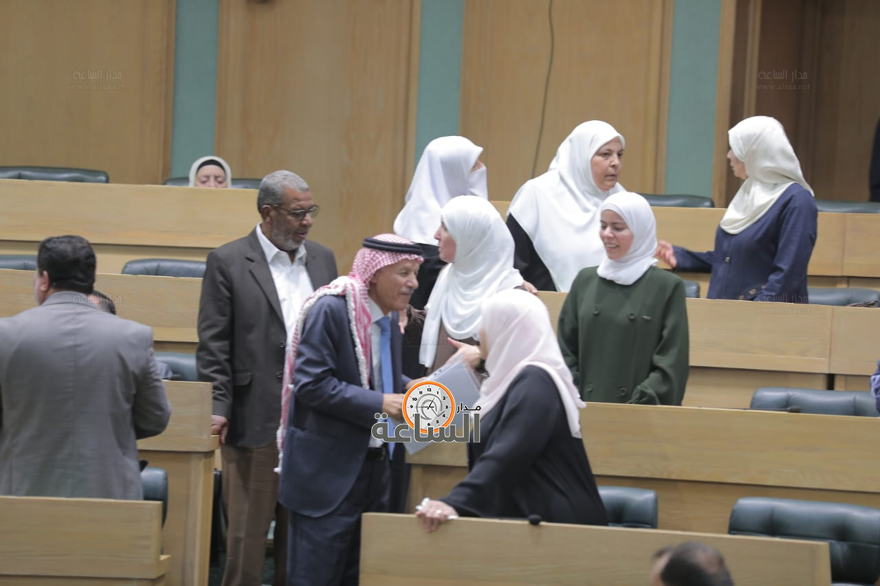 Madar Al-Saa Images 0.993582169511601