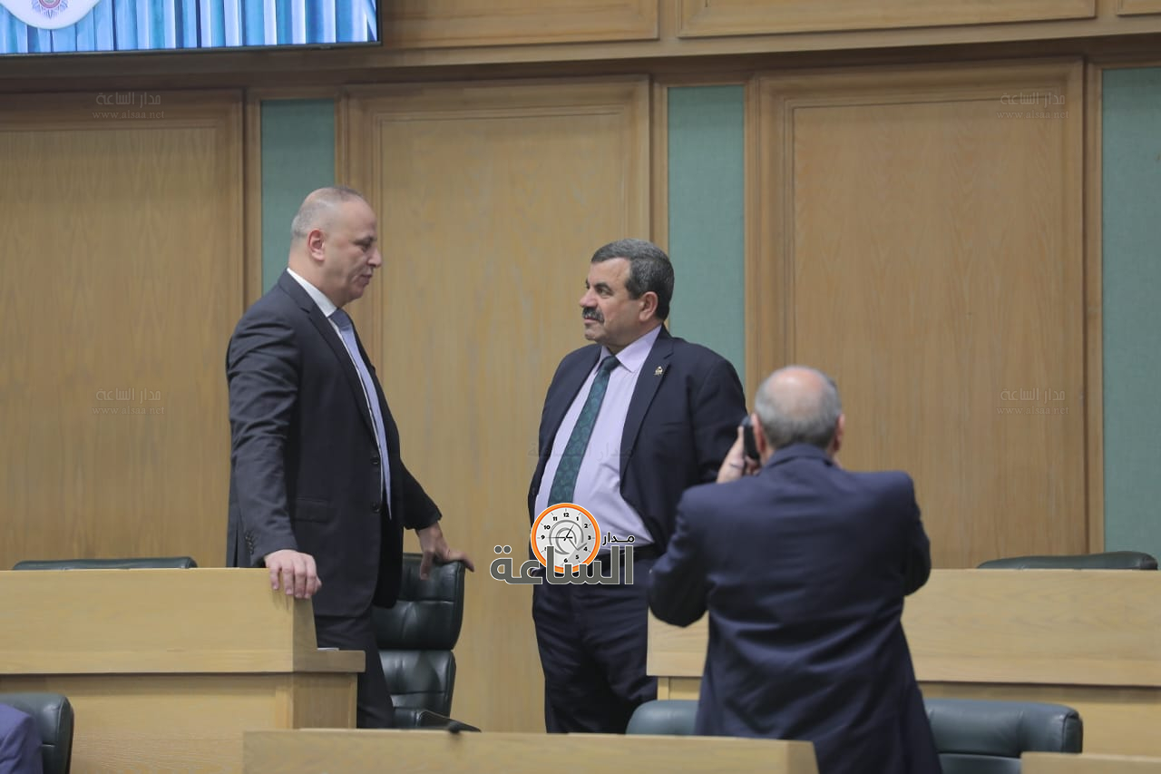 Madar Al-Saa Images 0.33388651690260673