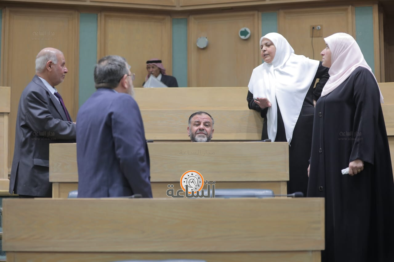 Madar Al-Saa Images 0.41334798814080176