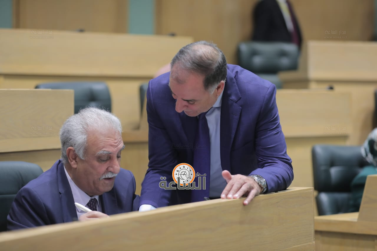 Madar Al-Saa Images 0.8239711430606804