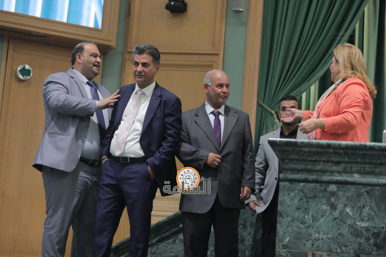 Madar Al-Saa Images 0.4400076656321772