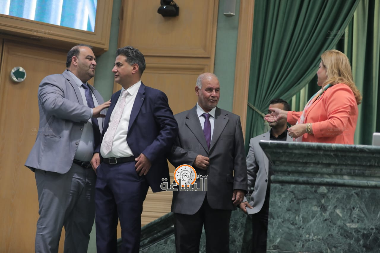 Madar Al-Saa Images 0.6757672687499765