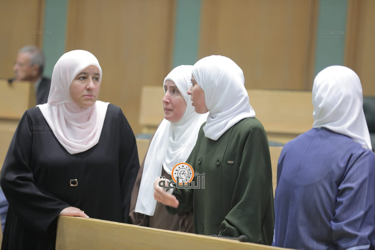 Madar Al-Saa Images 0.7995916737260722