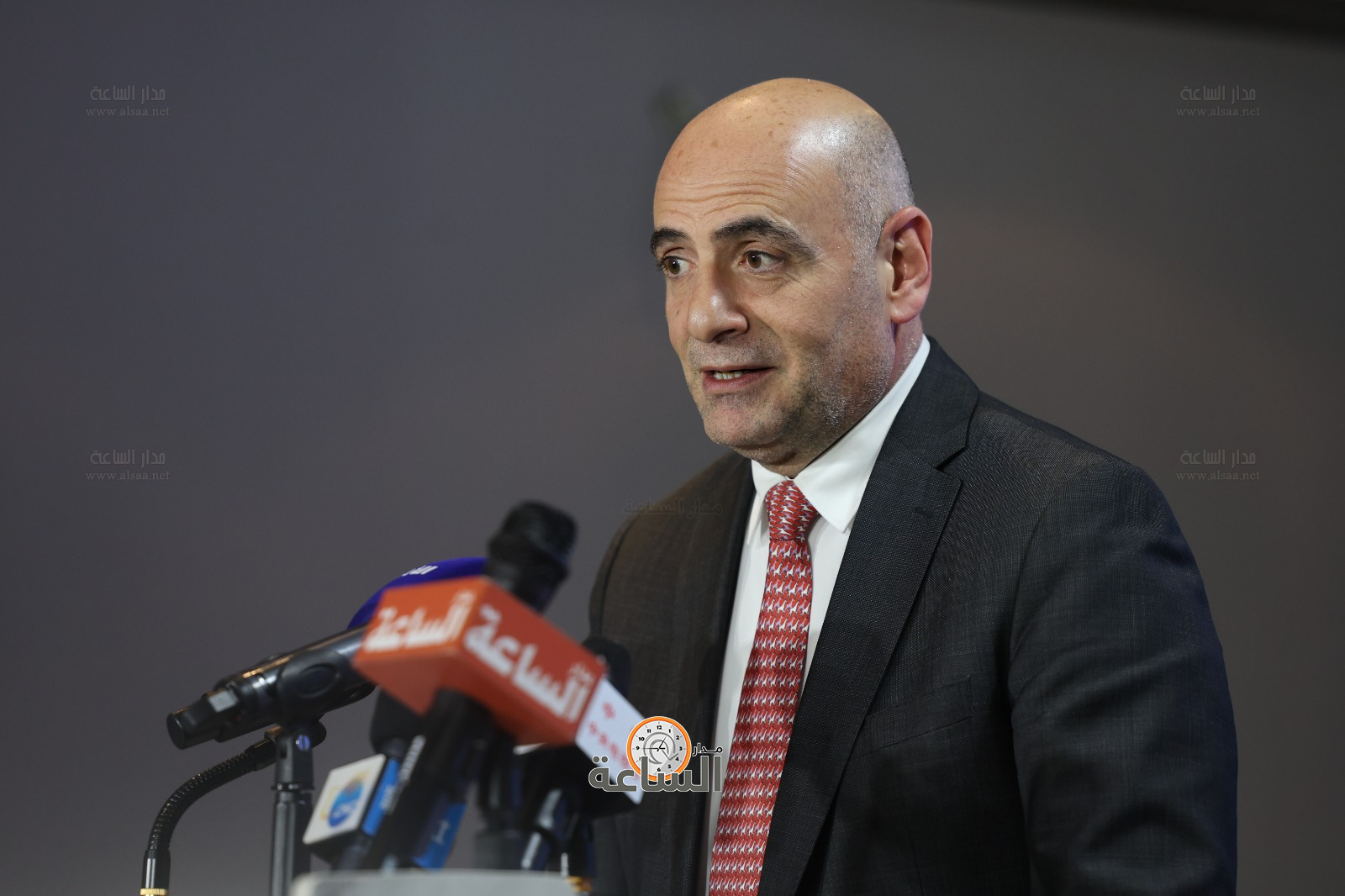 Madar Al-Saa Images 0.21423755520516785