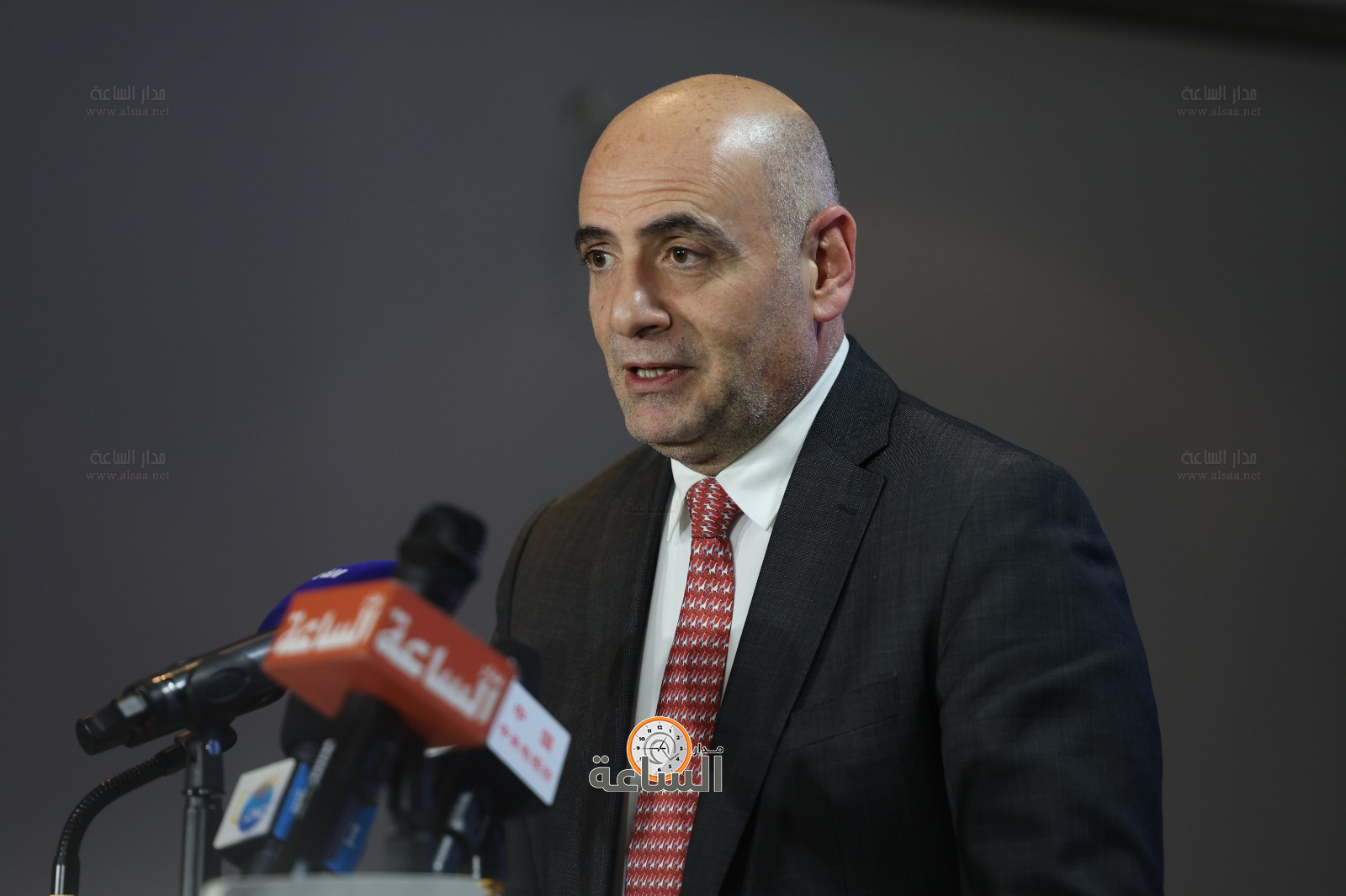 Madar Al-Saa Images 0.727709634305709