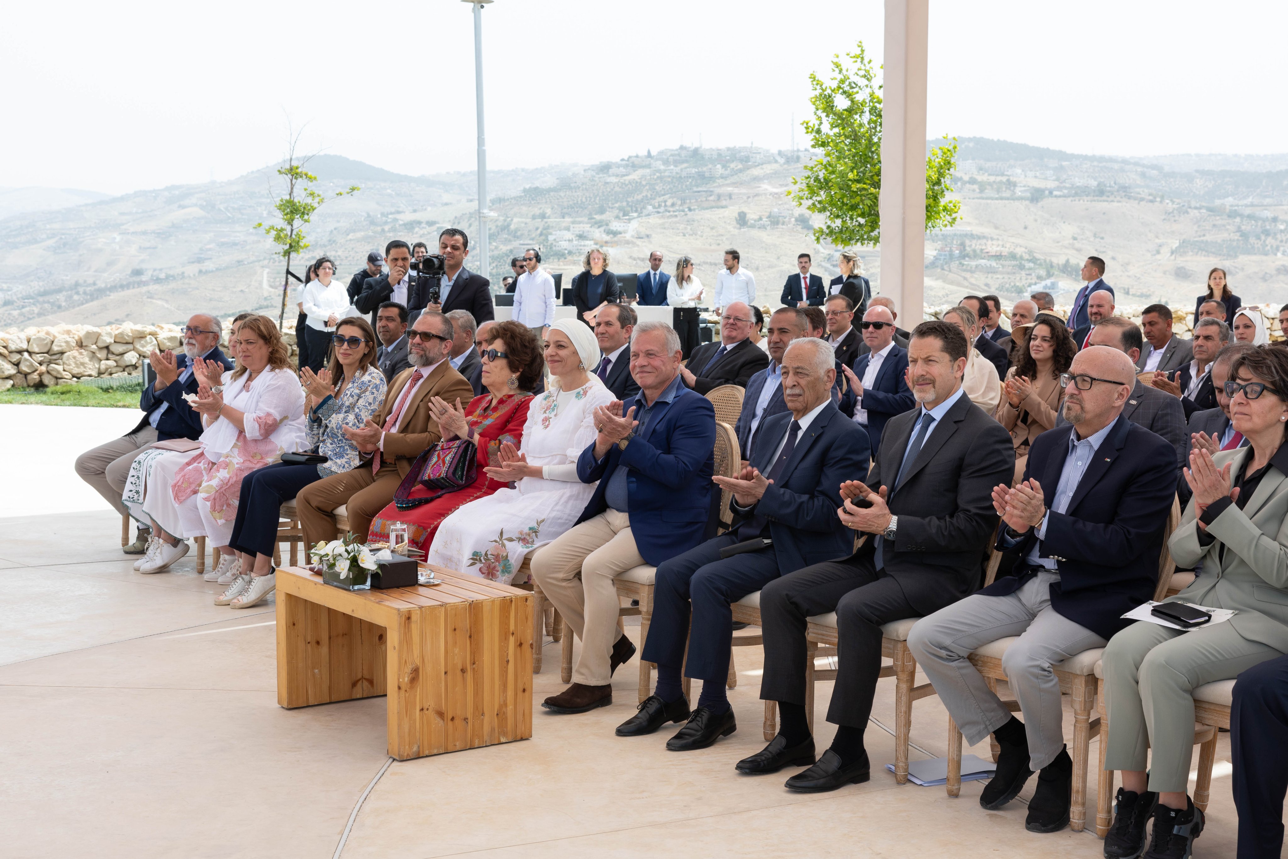 Madar Al-Saa Images 0.5302543268112329