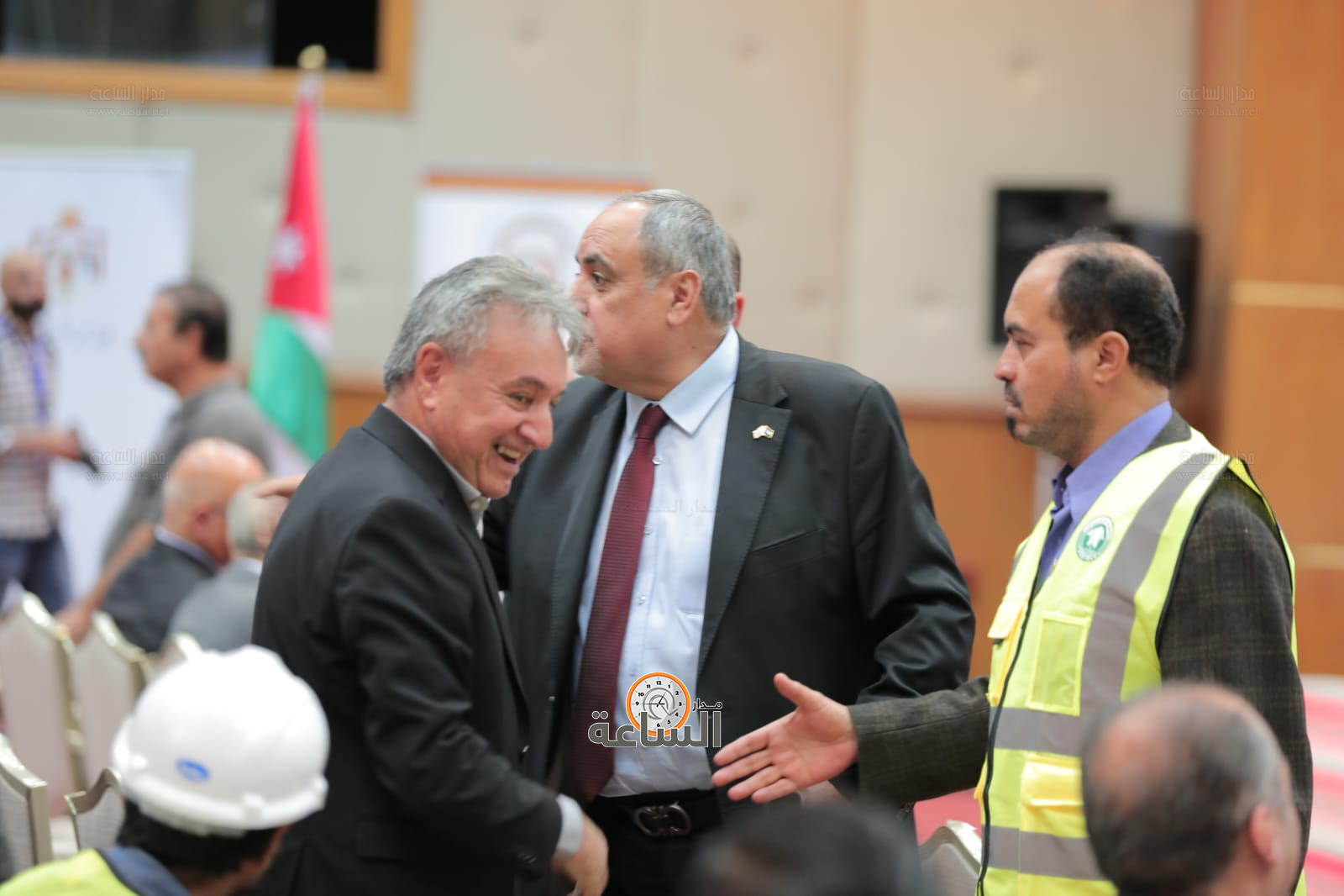 Madar Al-Saa Images 0.14151144192094223