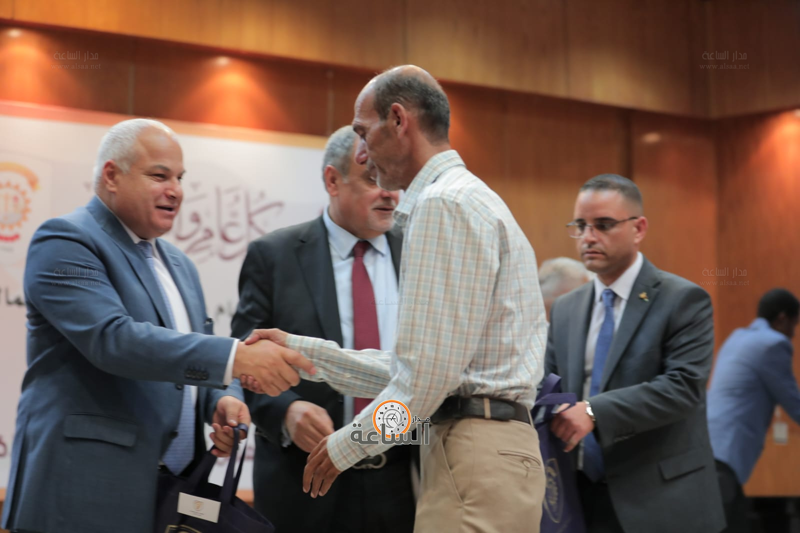 Madar Al-Saa Images 0.23728149547107236